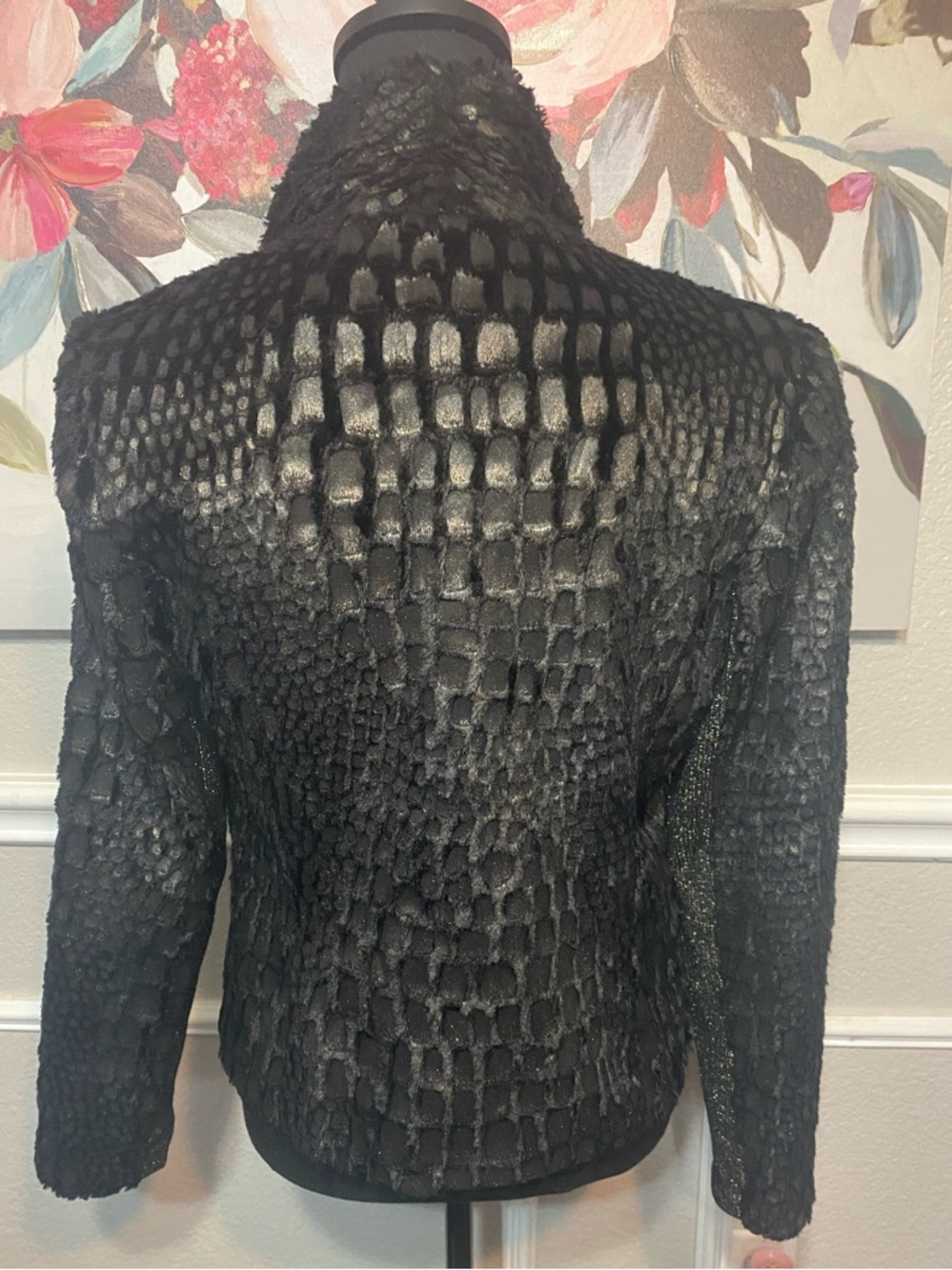 Textured Black Cropped Jacket - Picture 8 of 16